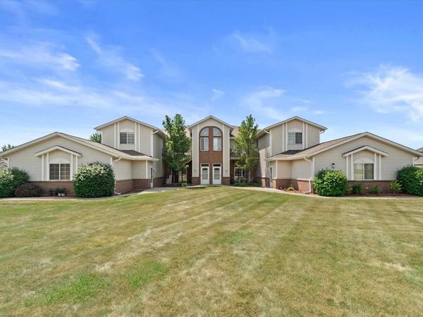1301 College AVENUE, Unit 7F, South Milwaukee, WI 53172