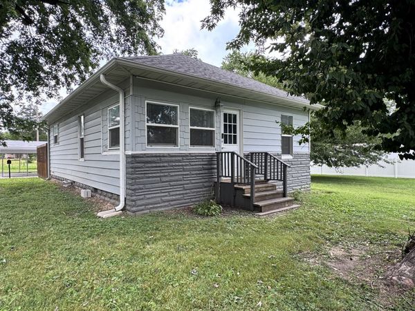 450 Bicknell , Centralia, IL 62801
