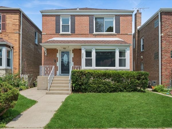 2924 W Jerome Street , Chicago, IL 60645