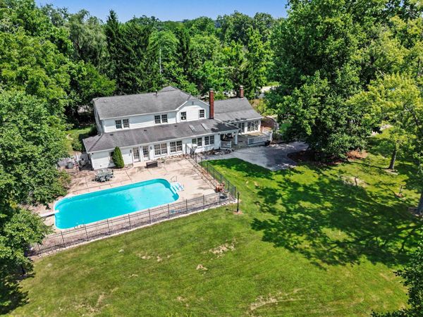 238 W Joliet Road , Valparaiso, IN 46385