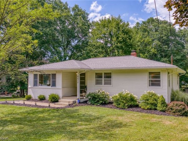 4072 Leewood Road , Stow, OH 44224