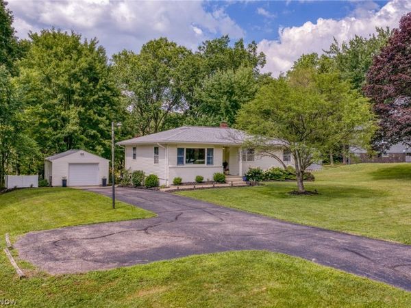 4072 Leewood Road , Stow, OH 44224