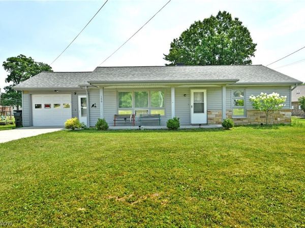 159 N Canfield Niles Road , Austintown, OH 44515