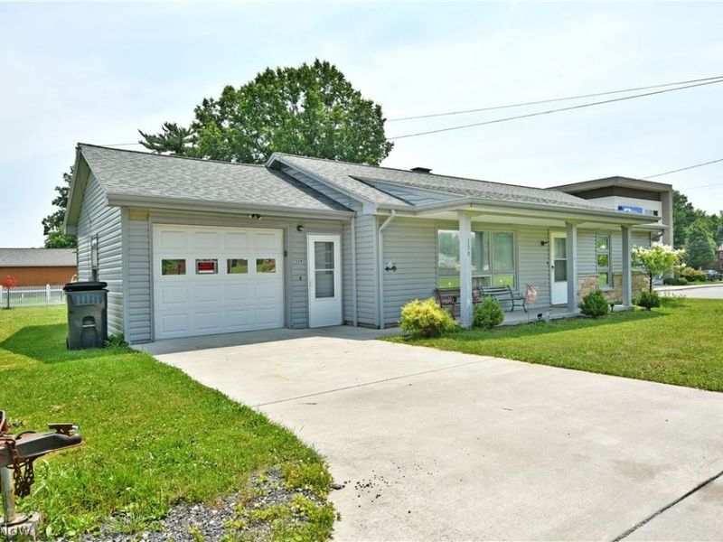 159 N Canfield Niles Road, Austintown, OH 44515 Photo 2