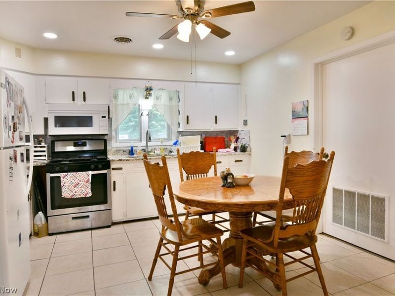 159 N Canfield Niles Road, Austintown, OH 44515 Photo 27