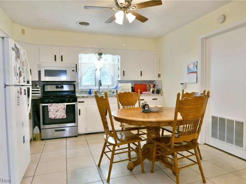159 N Canfield Niles Road, Austintown, OH 44515 Photo 28