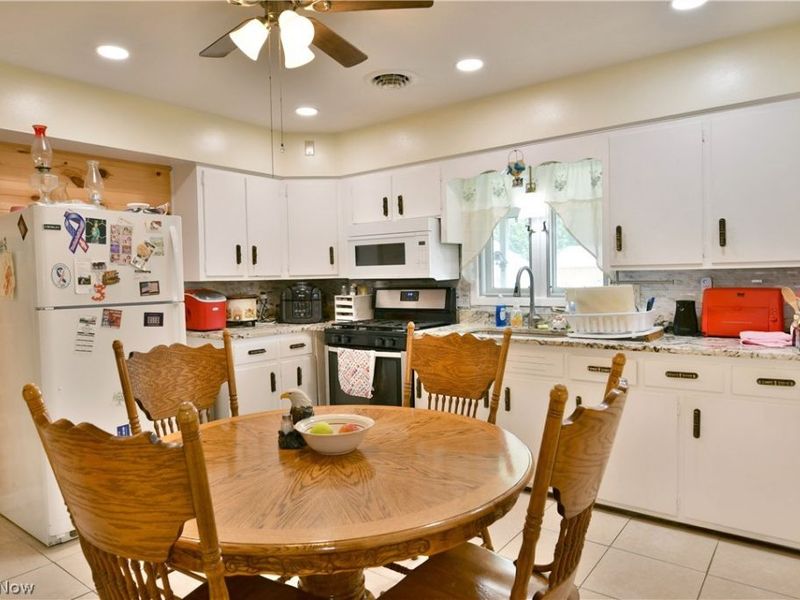 159 N Canfield Niles Road, Austintown, OH 44515 Photo 30