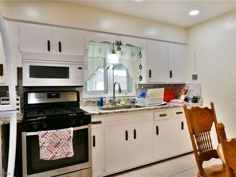 159 N Canfield Niles Road, Austintown, OH 44515 Photo 33