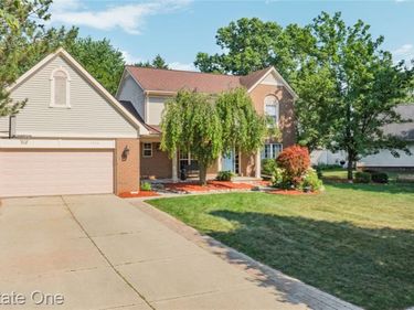 7570 Greenway Lane, West Bloomfield Twp, MI 48324