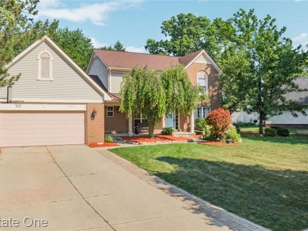 7570 Greenway Lane, West Bloomfield Twp, MI 48324
