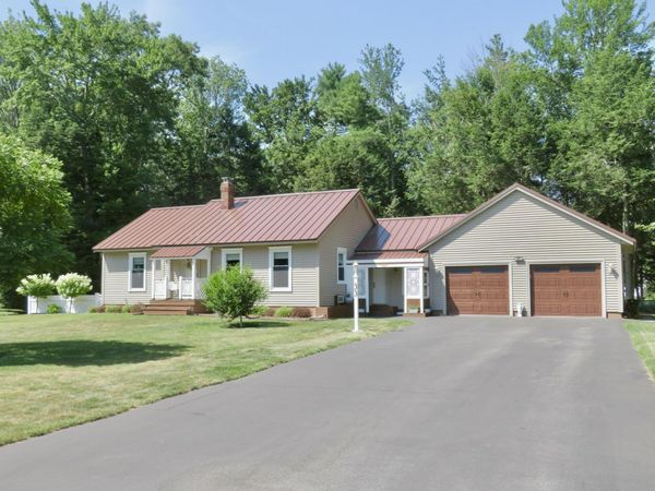 33 Oak Wood Drive , Gorham, ME 04038