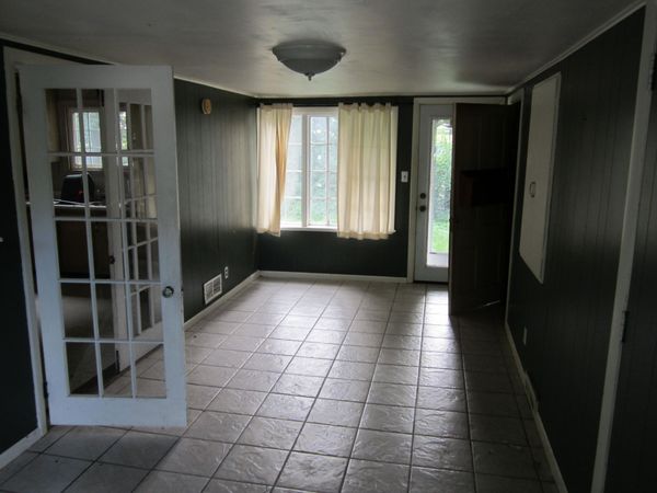 9 Charles Street , Lewiston, ME 04240