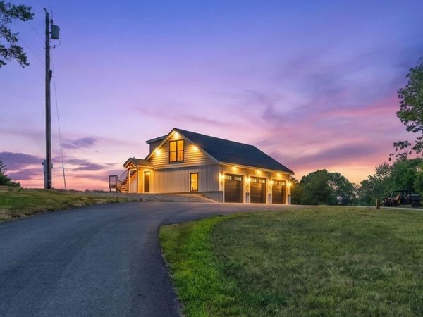 100 Easy Street , Orland, ME 04472