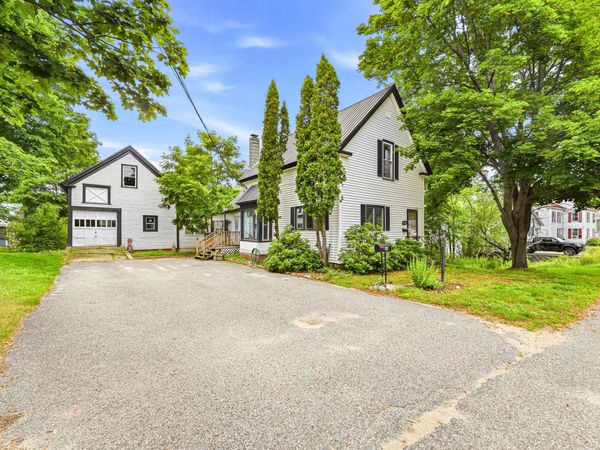 66 High Street , Paris, ME 04281