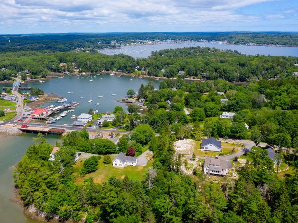 5 Captain's Way , Southport, ME 04576