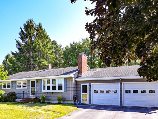 21 Vernon Road , Cape Elizabeth, ME 04107