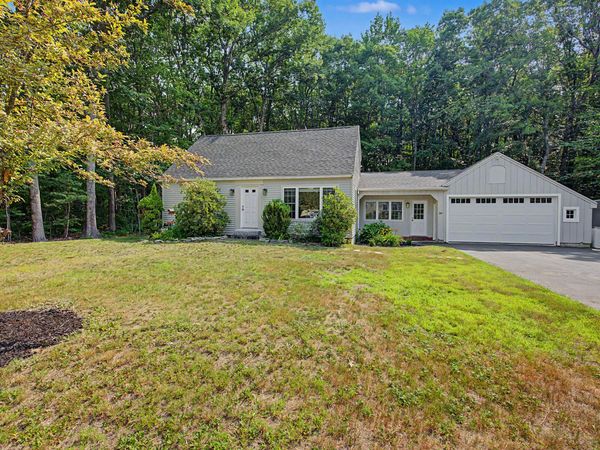 26 Kathy Lane , Cumberland, ME 04021