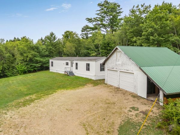 914 Pond Road , Wales, ME 04280