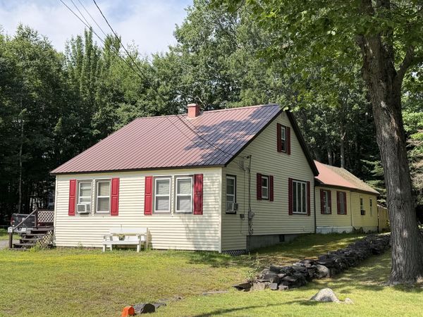 17 Oliver Road , Greenville, ME 04441
