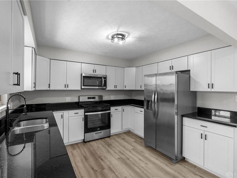 333 Ellenwood Drive, West Carrollton, OH 45449 Photo 10