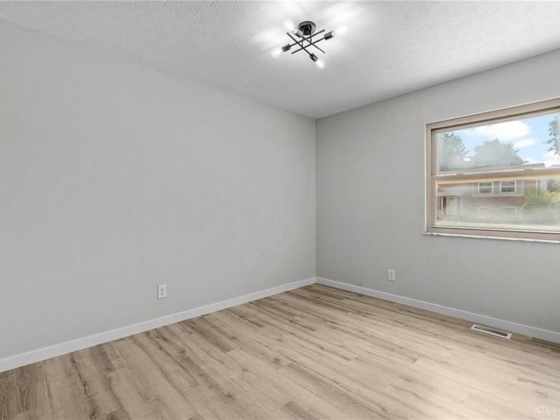 333 Ellenwood Drive, West Carrollton, OH 45449 Photo 16