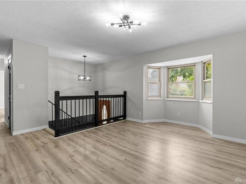 333 Ellenwood Drive, West Carrollton, OH 45449 Photo 6