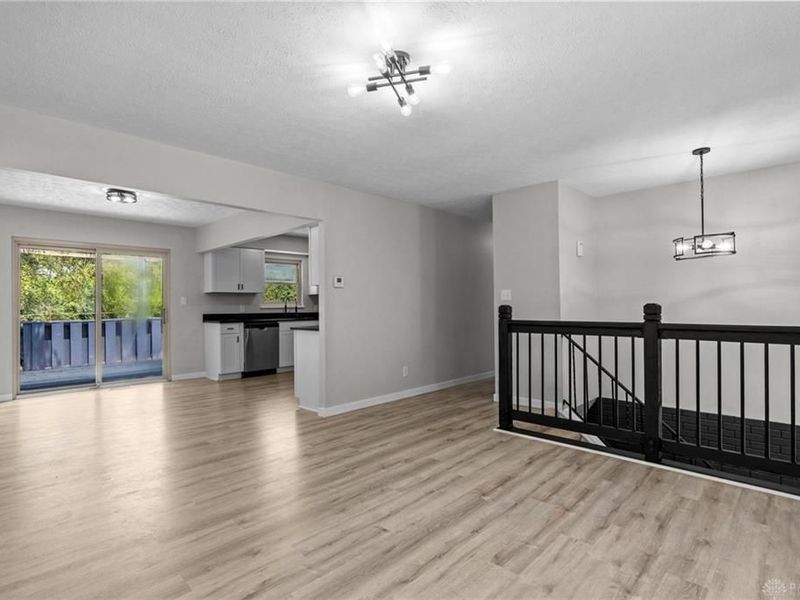 333 Ellenwood Drive, West Carrollton, OH 45449 Photo 7