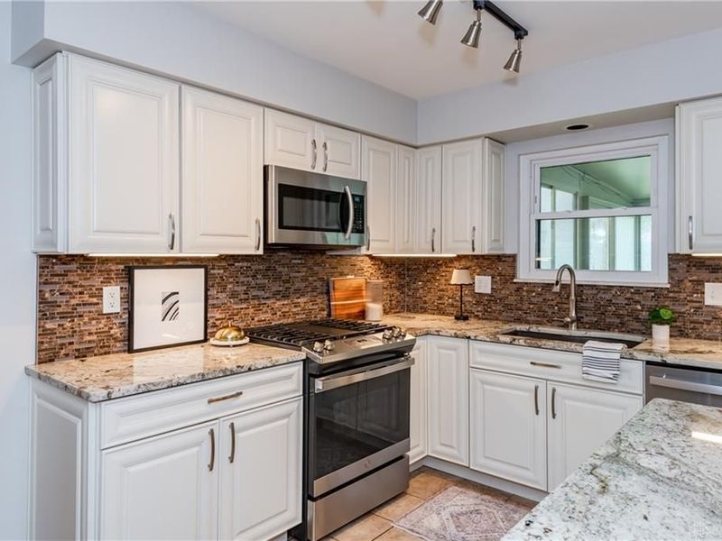 8517 Cameo Lane, Huber Heights, OH 45424 Photo 18