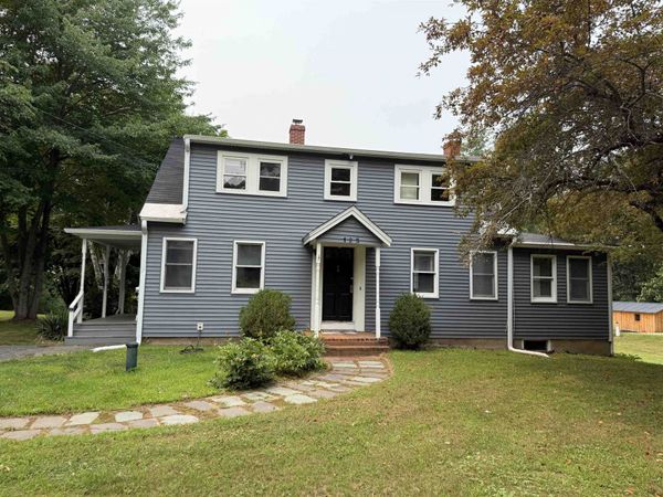 123 Turtle Pond Road, Lee, NH 03861