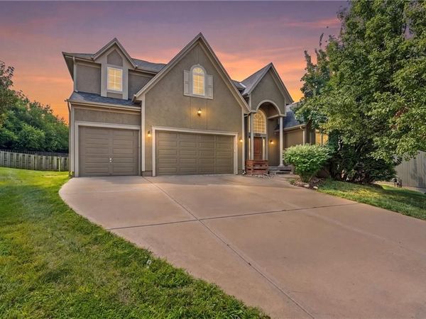 22907 W 48TH Street, Shawnee, KS 66226
