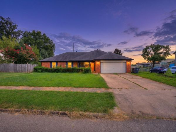 164 Fox Run Circle , Jenks, OK 74037