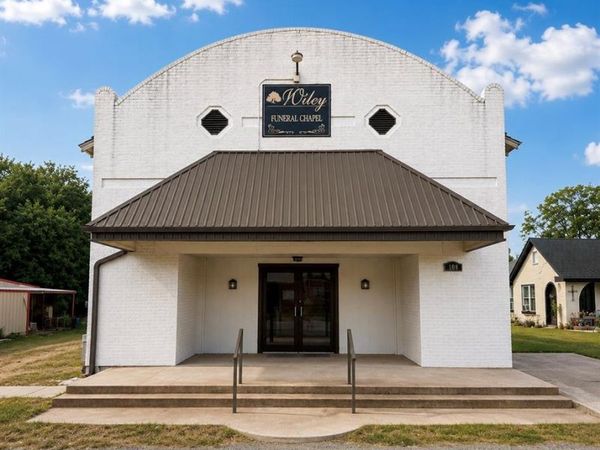108 E Lipan Drive , Lipan, TX 76462