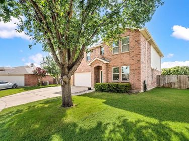 5120 Blue Quartz Road, Fort Worth, TX 76179