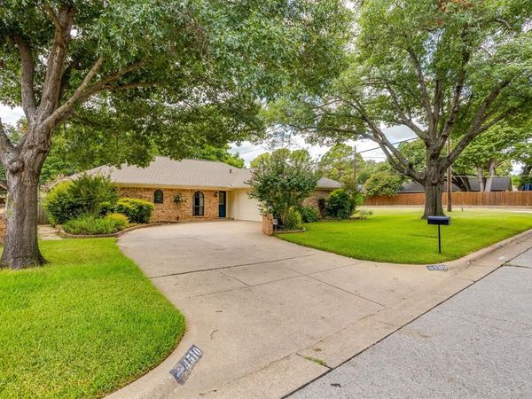 4510 Longacres Court , Arlington, TX 76016