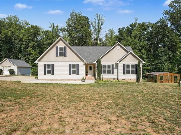 8430 Rumbley Road , Summerfield, NC 27358