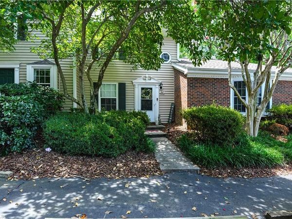 2667 Cottage Place , Greensboro, NC 27455