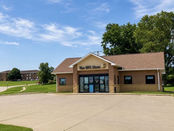 125 W Merle Hibbs Boulevard , Marshalltown, IA 50158