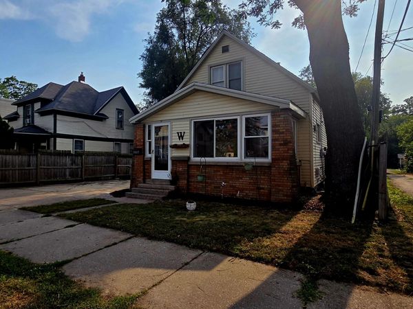 1809 Godfrey Avenue SW, Wyoming, MI 49509