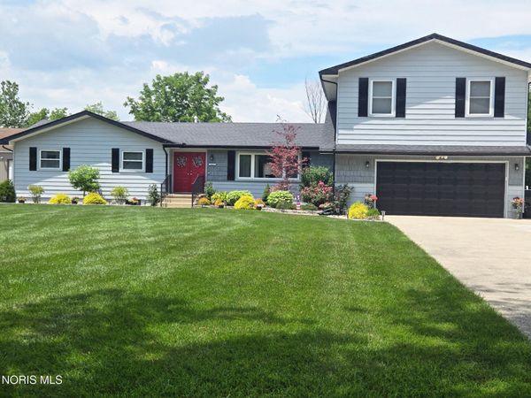 25283 Thompson Road , Perrysburg, OH 43551