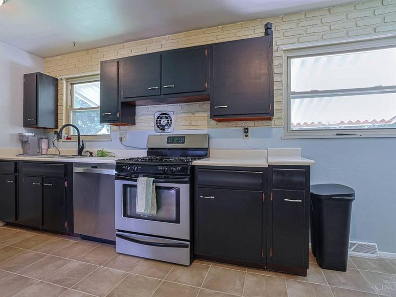 3938 Virginia Court, Green Township, OH 45248 Photo 7
