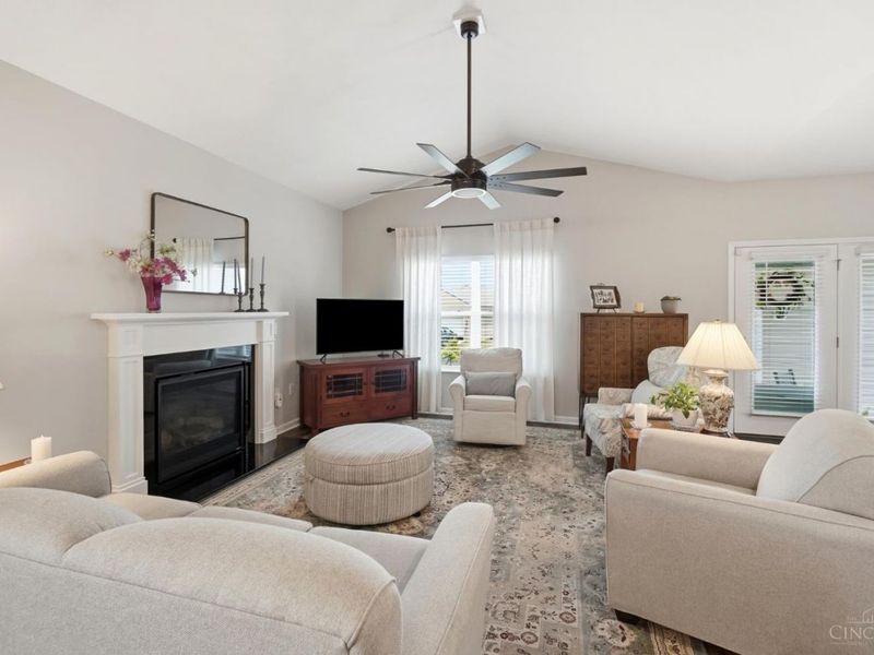 5528 W Mills Drive, Miami Twp, OH 45150 Photo 7