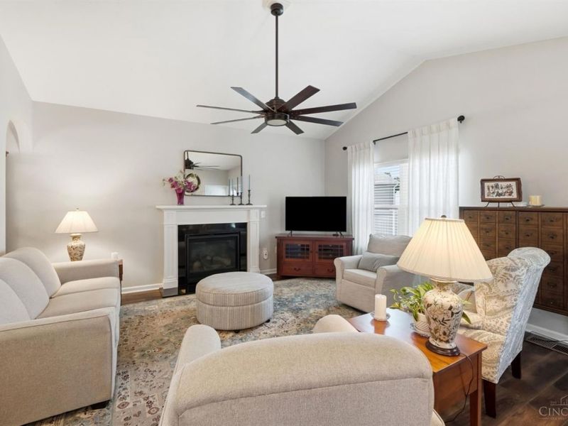 5528 W Mills Drive, Miami Twp, OH 45150 Photo 8