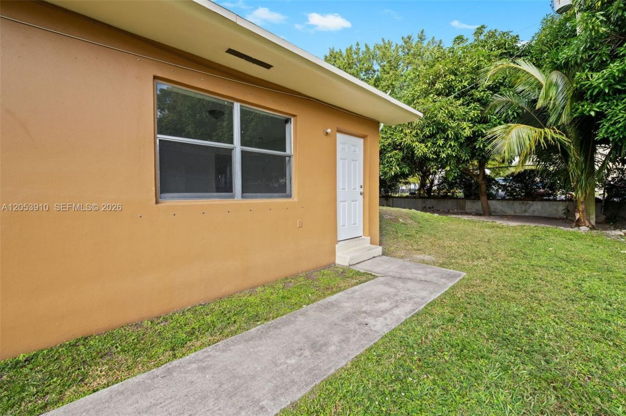 1429 NE 118th Ter , Miami, FL 33161 Photo