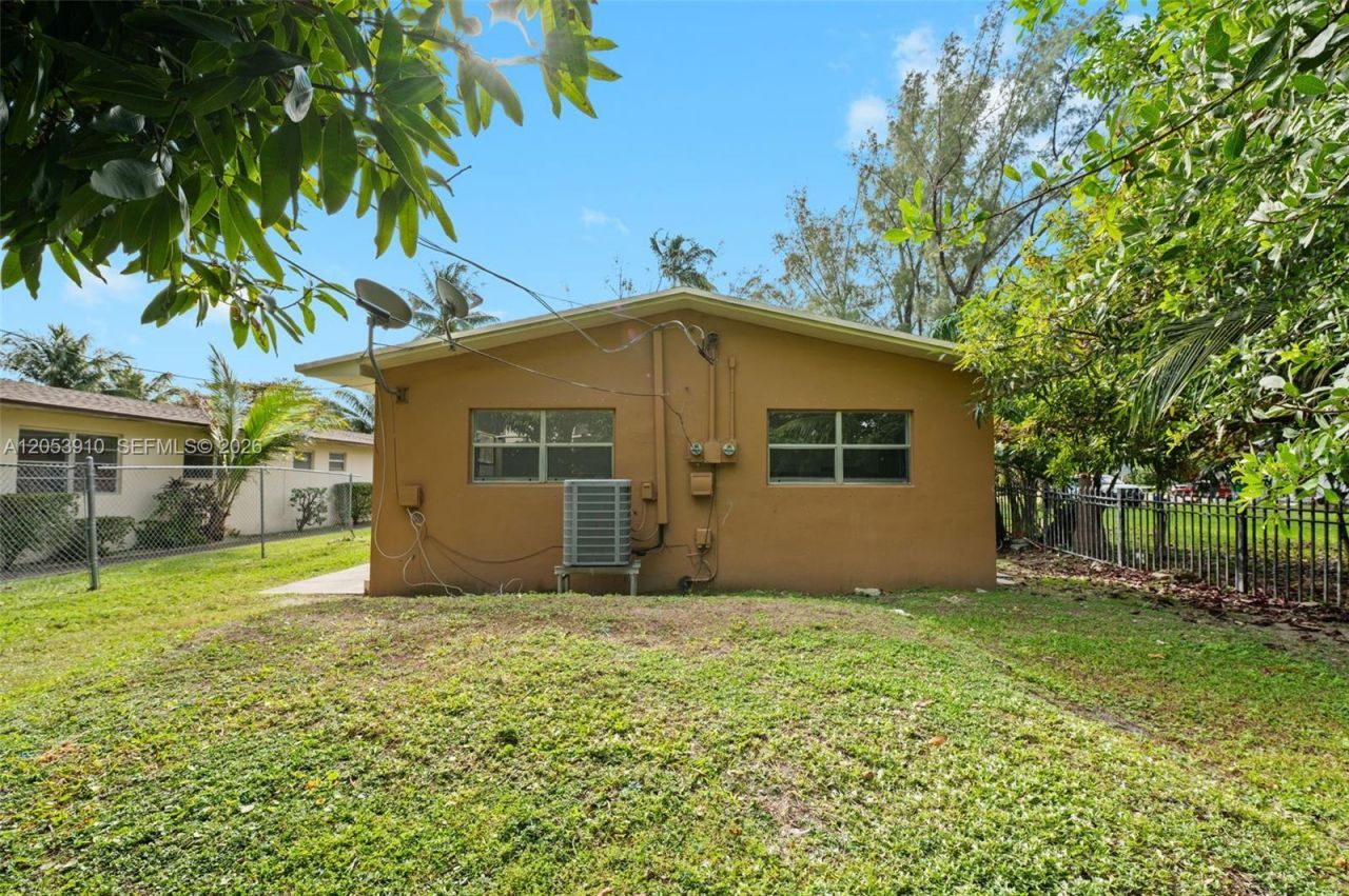 1429 NE 118th Ter , Miami, FL 33161 Photo