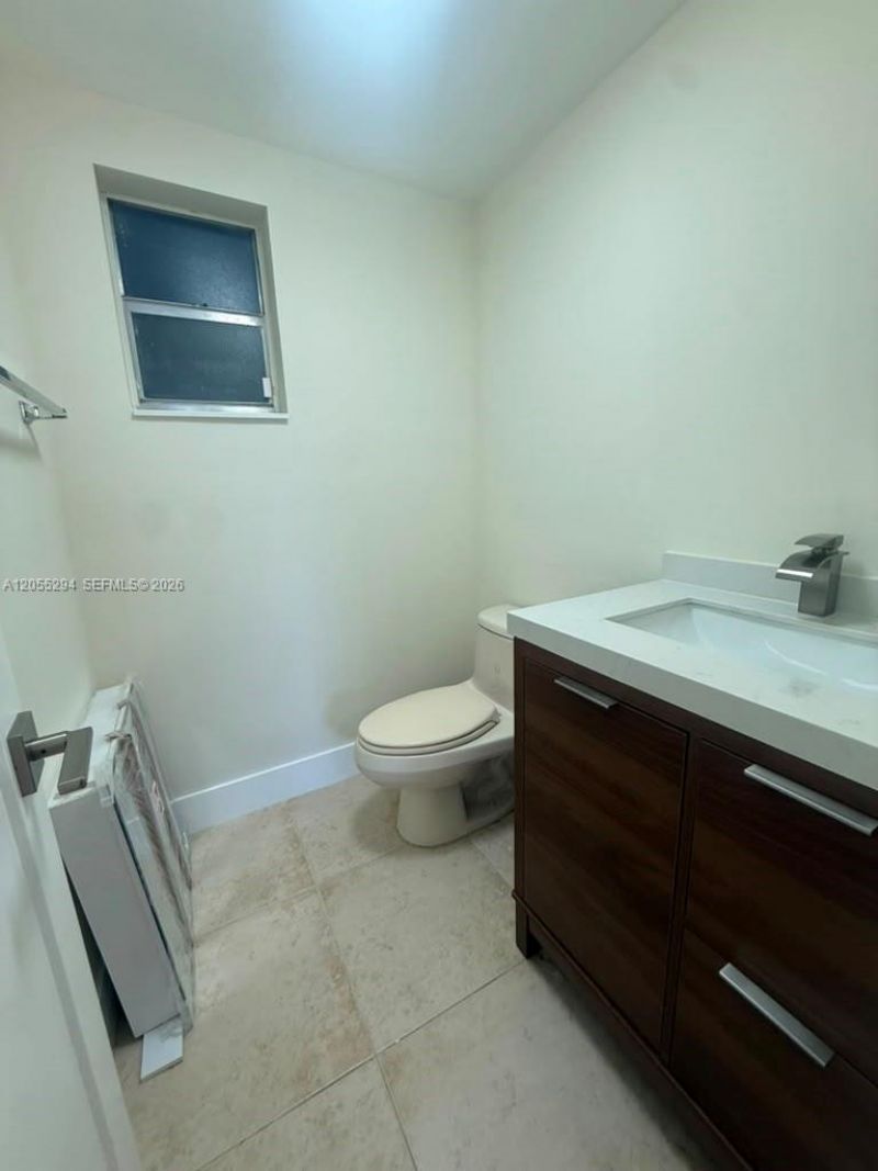 9351 Fontainebleau Blvd, Unit B112, Miami, FL 33172 Photo