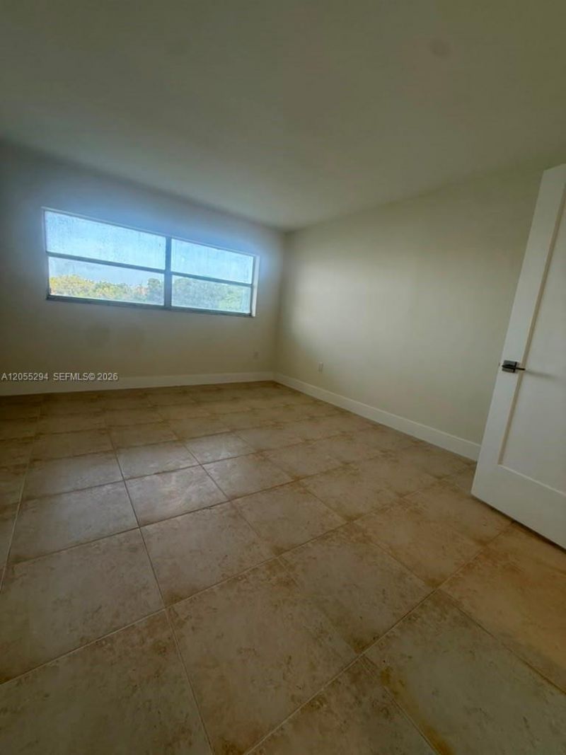 9351 Fontainebleau Blvd, Unit B112, Miami, FL 33172 Photo