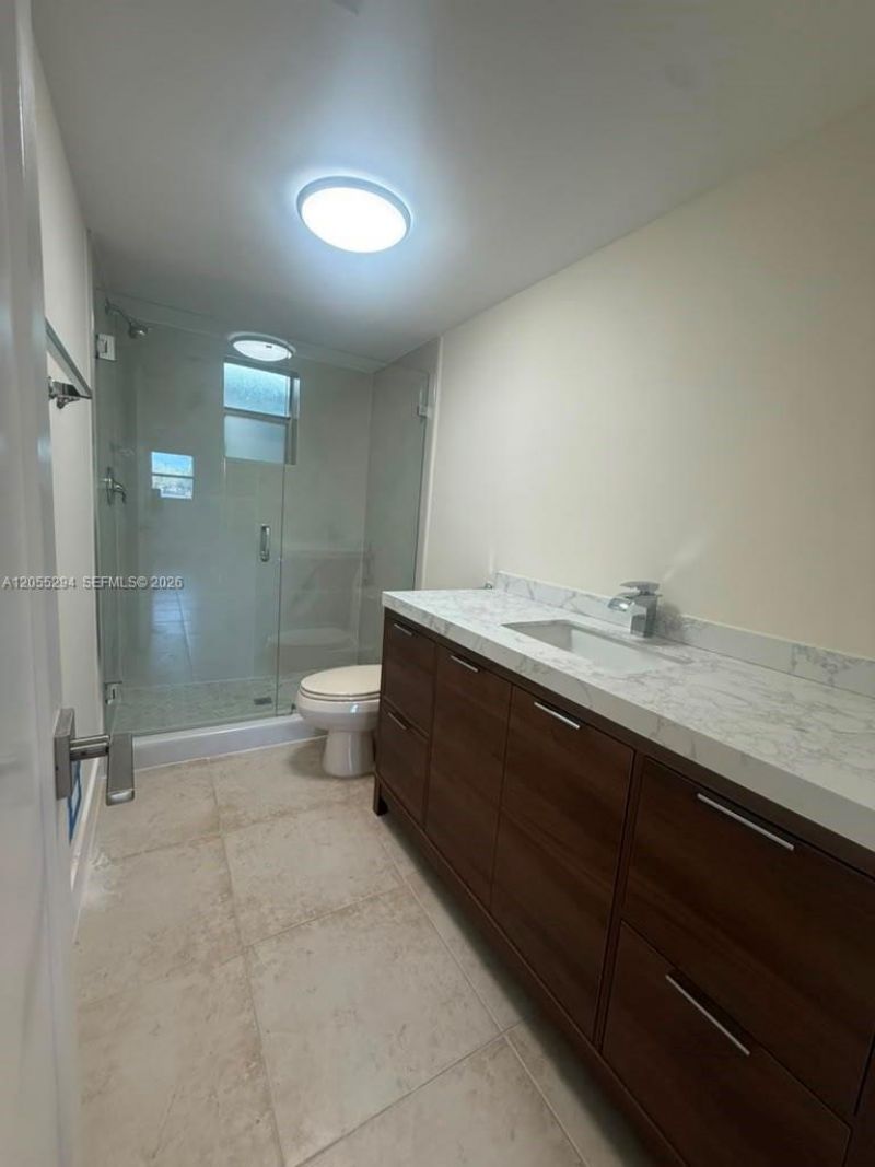 9351 Fontainebleau Blvd, Unit B112, Miami, FL 33172 Photo