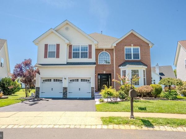 8 JUMPING BROOK COURT, MONROE TOWNSHIP, NJ 08831