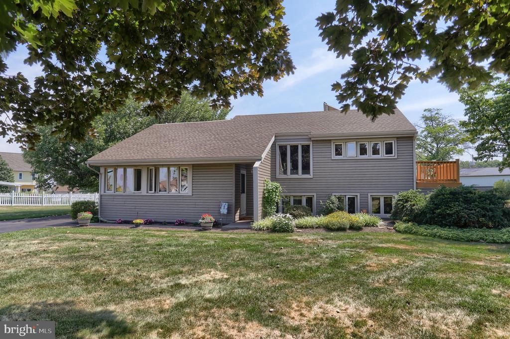 204 OAK STREET , RICHLAND, PA 17087