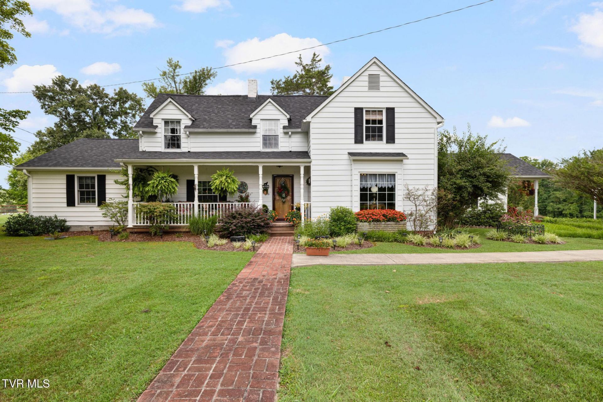 594 New Bethel Road, Piney Flats, TN 37686 Main Photo
